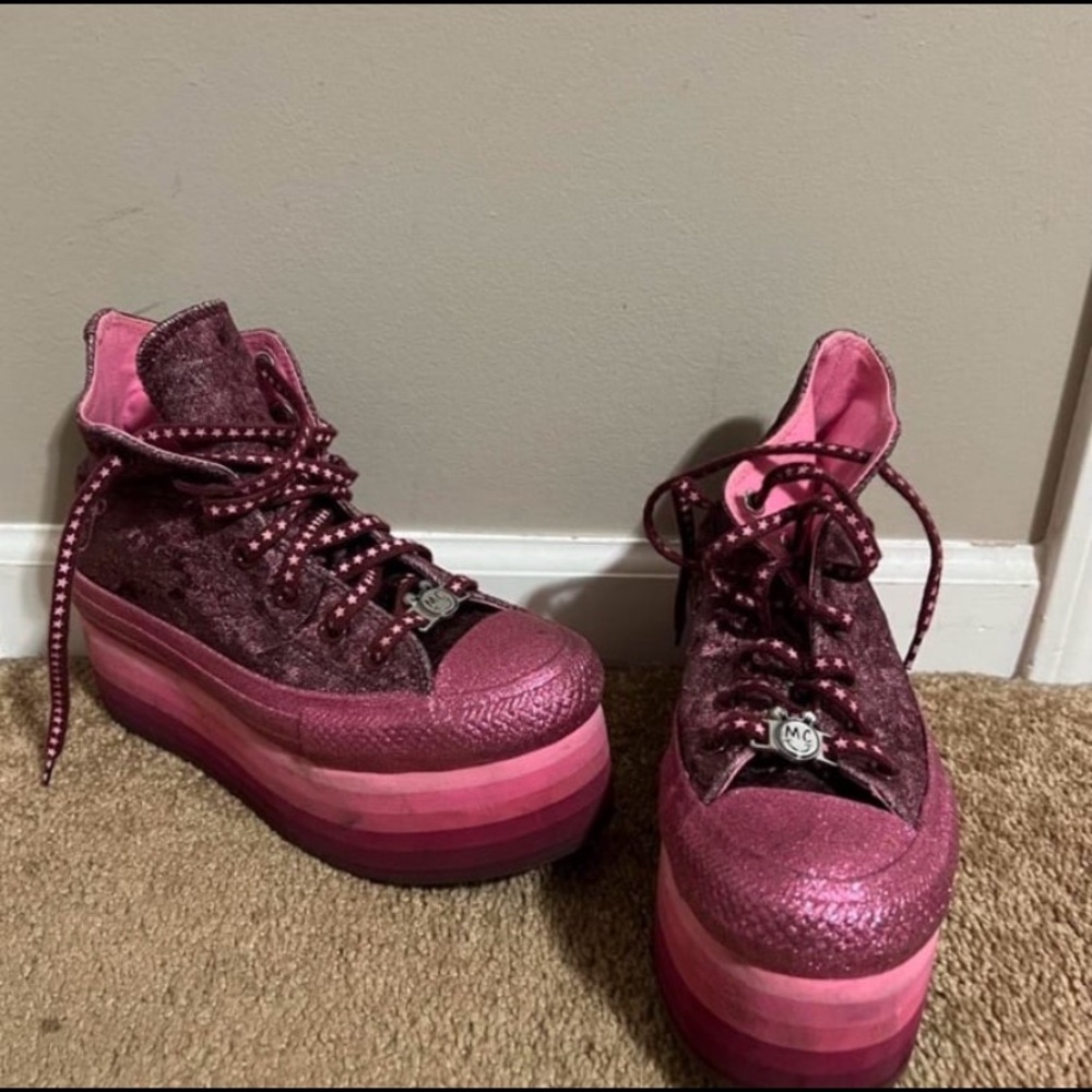 Converse Platform Sneakers in Burgundy and Pink